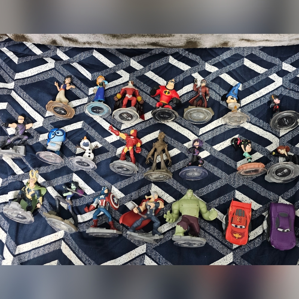 Disney Infinity Figures Lot 22 Pieces